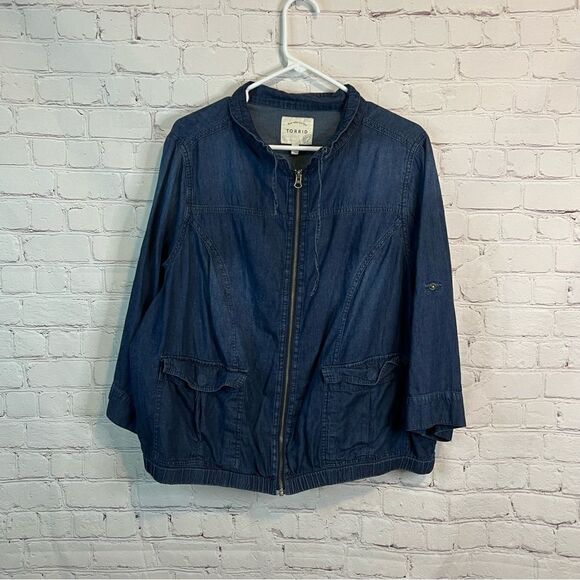 Torrid Cropped Anorak Jacket size 1 - Picture 1 of 10